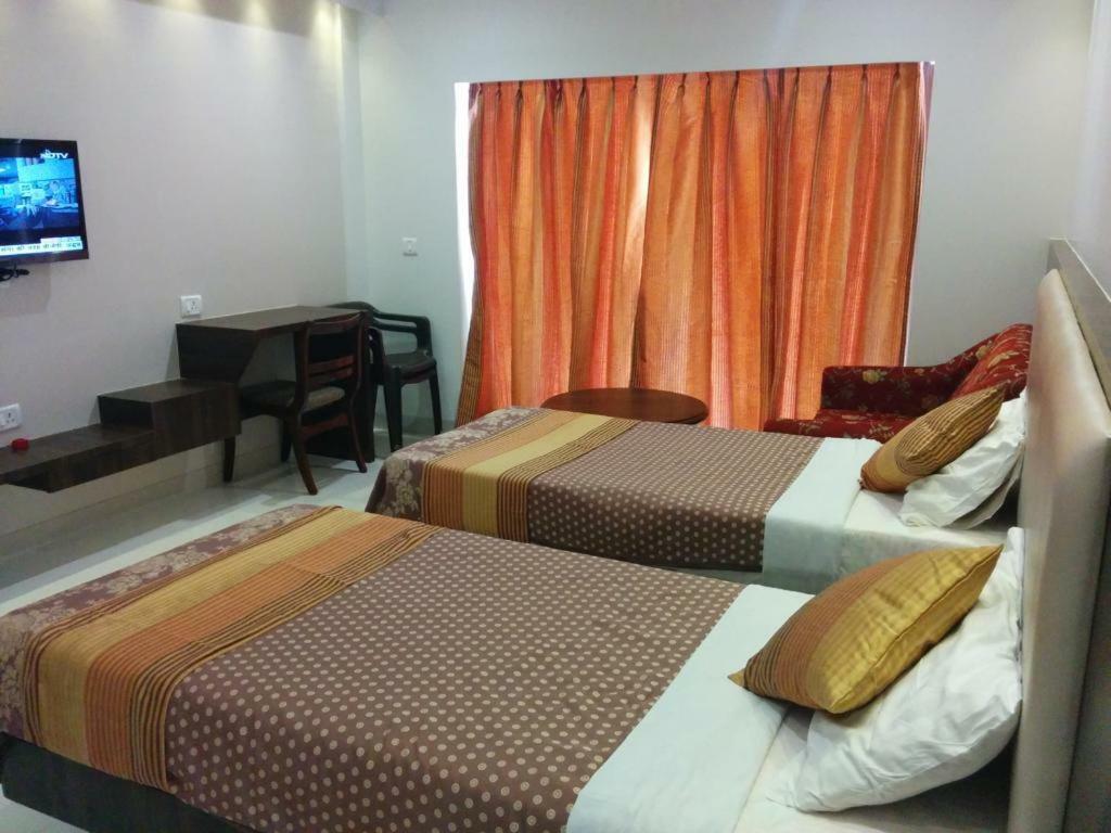 Usha Ascot Hotel Matheran Ngoại thất bức ảnh