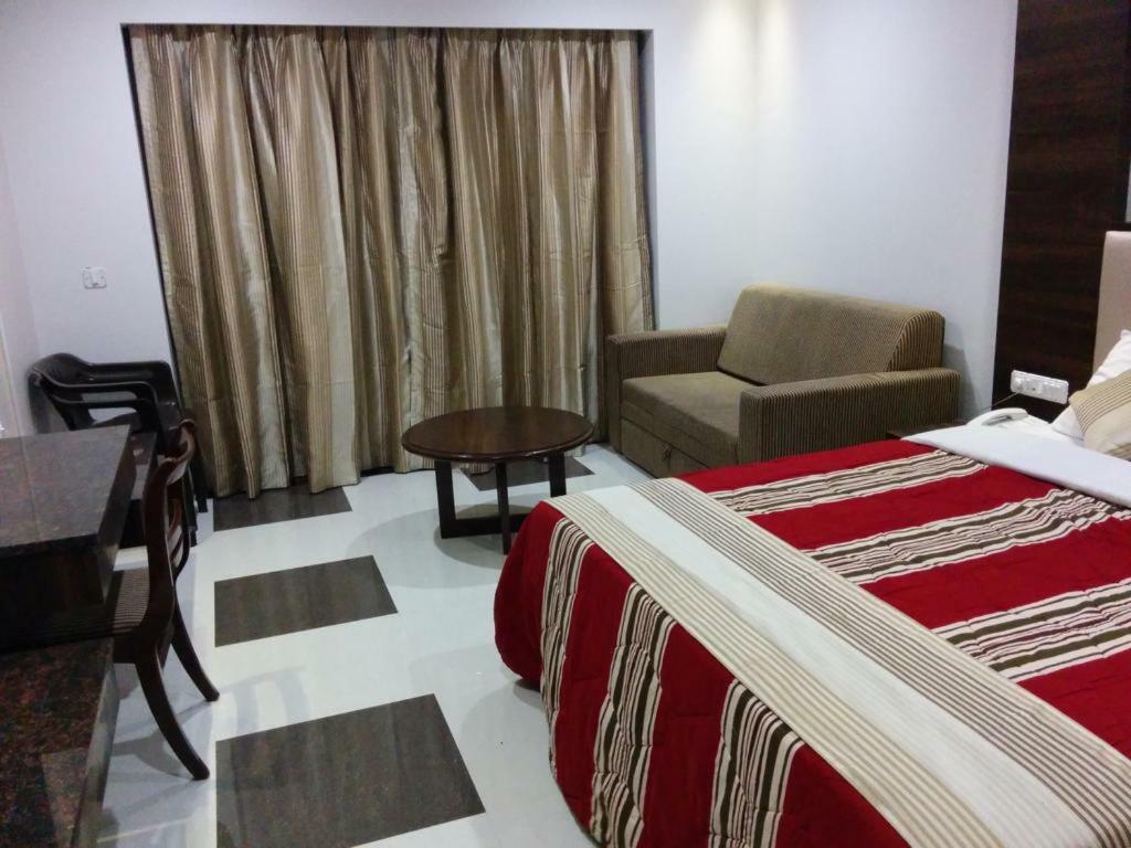 Usha Ascot Hotel Matheran Ngoại thất bức ảnh